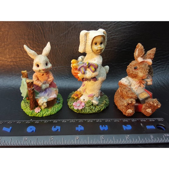 Three small resin Easter Bunny Figures BC316 - Picture 6 of 9